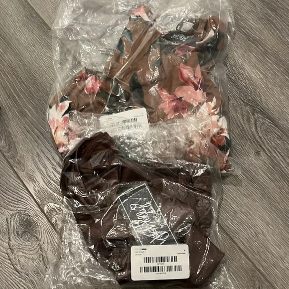 Summer tops - Picture 2 of 3